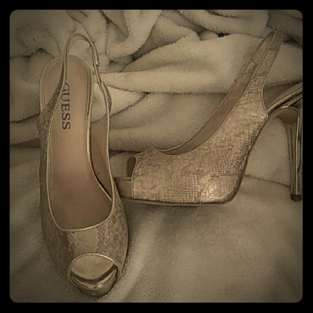 High heel by guess